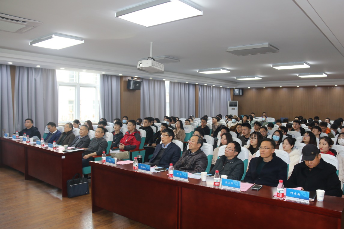 https://au.cug.edu.cn/__local/F/18/AA/55A920FC076886AD0E0E8B21F98_649D7291_E2388.jpg